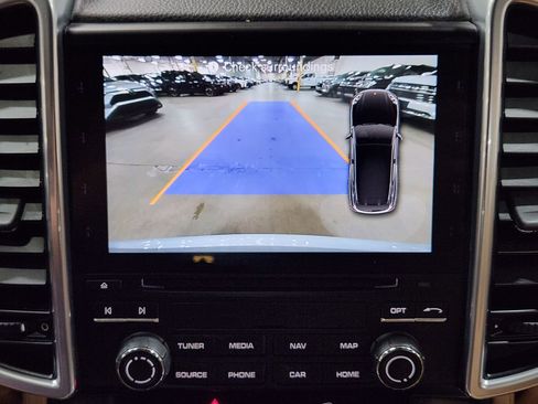 Used 2018 Porsche Cayenne image 37