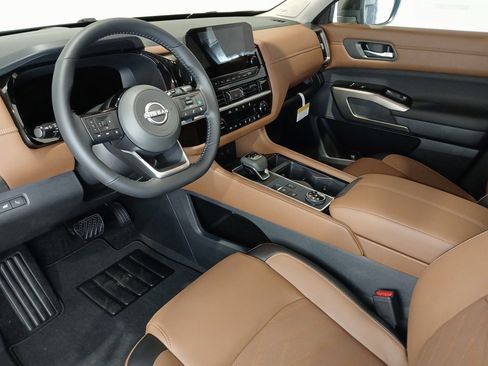 New 2025 Nissan Pathfinder Platinum w/ Lighting Package (N92) image 18