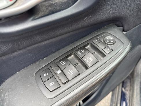 Used 2015 Jeep Cherokee Limited w/ Technology Group AWD/4WD image 19