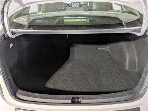 Used 2022 Toyota Corolla LE w/ Carpet Mat Package (TMS) FWD image 7