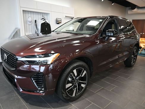 New 2026 Volvo XC60 B5 Plus w/ Protection Package Premier image 2