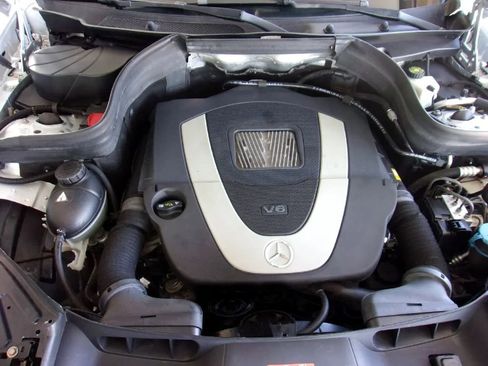 Used 2010 Mercedes-Benz GLK 350 4MATIC image 15