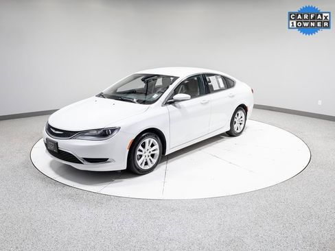 Used 2016 Chrysler 200 Limited image 29