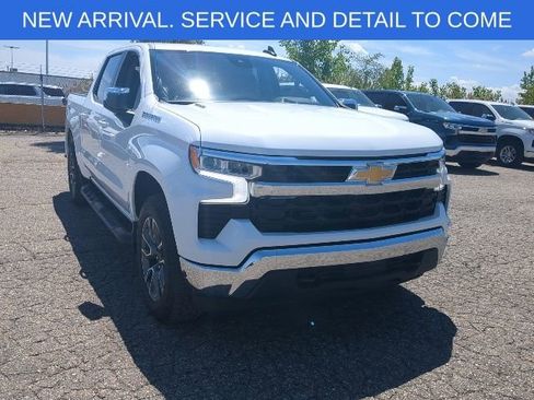 Used 2024 Chevrolet Silverado 1500 LT AWD/4WD image 4