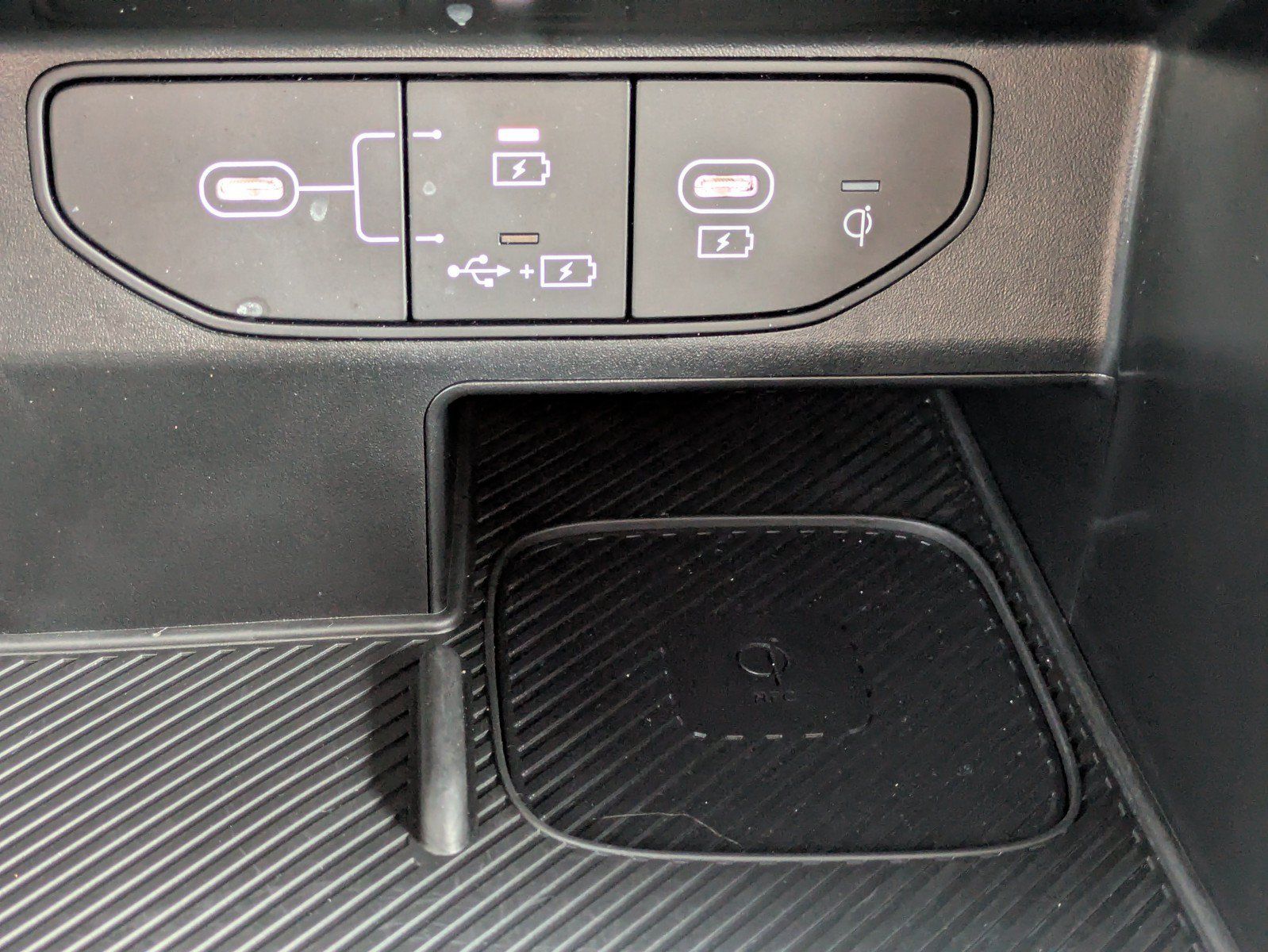 Certified 2025 Kia Sorento SX FWD image 29