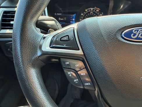 Used 2017 Ford Fusion SE w/ Fusion SE Technology Package image 29