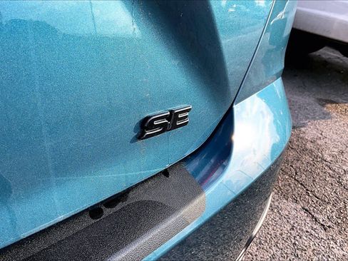 Used 2025 Toyota Camry SE image 31