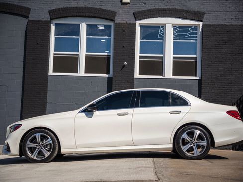 Used 2018 Mercedes-Benz E 300 4MATIC w/ Premium 2 Package image 7