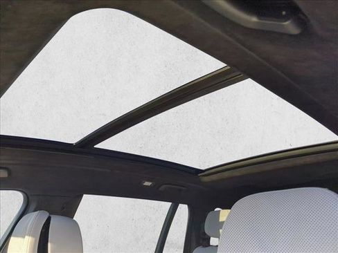 Used 2025 BMW X7 xDrive40i image 16