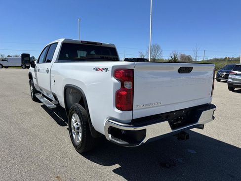 Used 2025 Chevrolet Silverado 2500 LT w/ Convenience Package AWD/4WD image 3