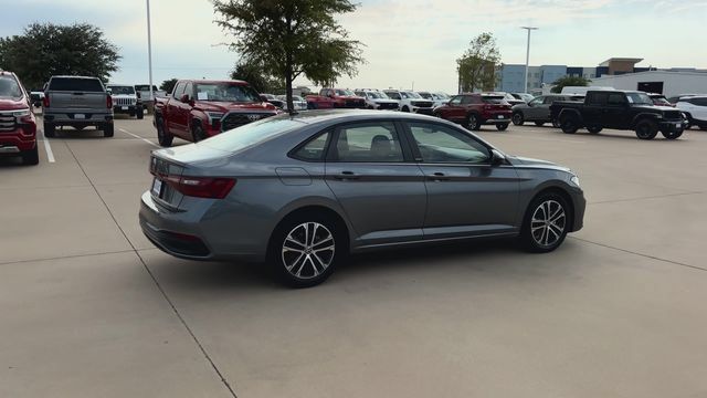 Used 2025 Volkswagen Jetta Sport FWD image 9