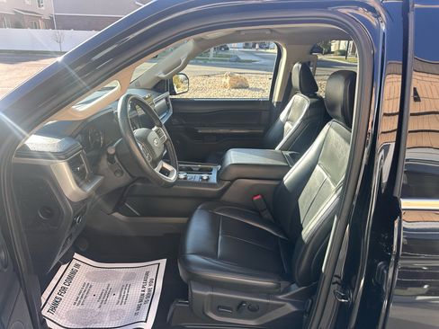 Used 2024 Ford Expedition Max XLT image 16
