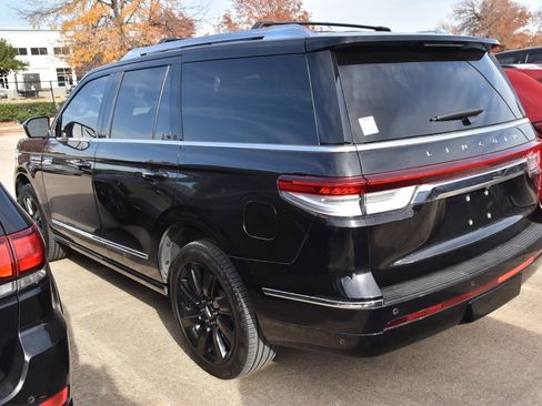 Certified 2024 Lincoln Navigator Reserve image 9