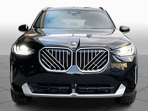 Used 2025 BMW X3 xDrive30i w/ Premium Package image 3