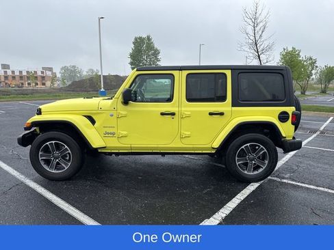 Used 2023 Jeep Wrangler Sahara image 3