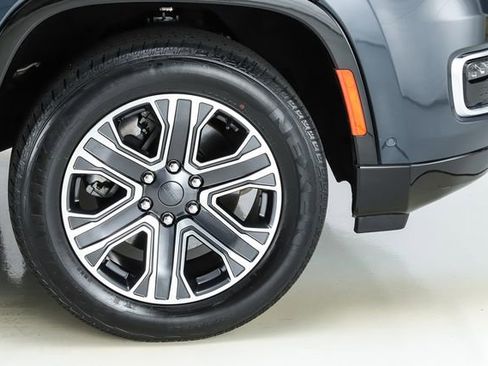 Used 2023 Jeep Wagoneer Series II w/ Flexible Seating Group AWD/4WD image 18