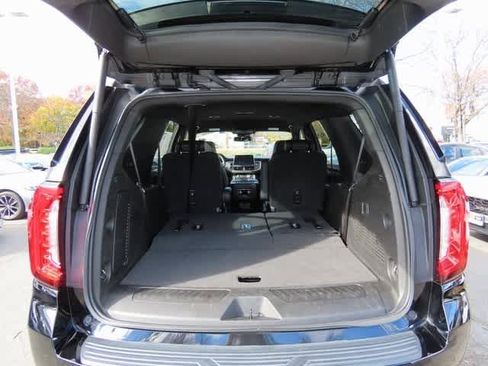 Used 2023 GMC Yukon SLT image 11