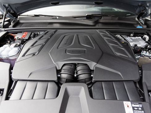 New 2026 Porsche Cayenne GTS image 36