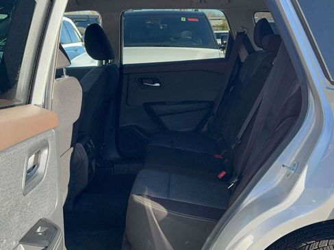 Used 2022 Nissan Rogue SV image 9