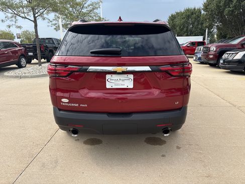 Used 2023 Chevrolet Traverse LT w/ Rear Camera Mirror Package AWD/4WD image 9