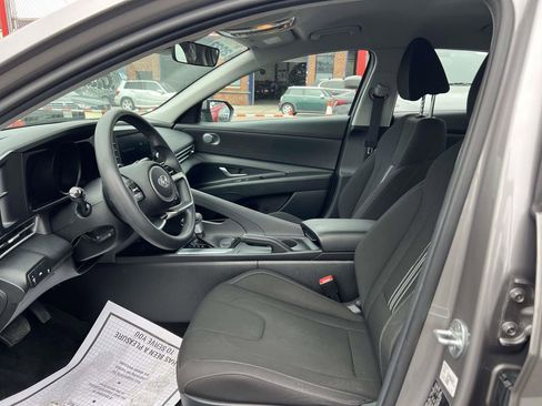 Certified 2023 Hyundai Elantra SEL w/ Preferred Accessory Package FWD image 18
