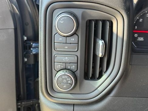 Used 2021 Chevrolet Silverado 2500 Custom w/ Custom Value Package AWD/4WD image 17