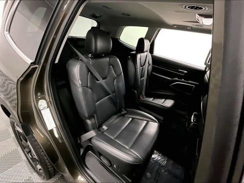 Used 2025 Kia Telluride S FWD image 25