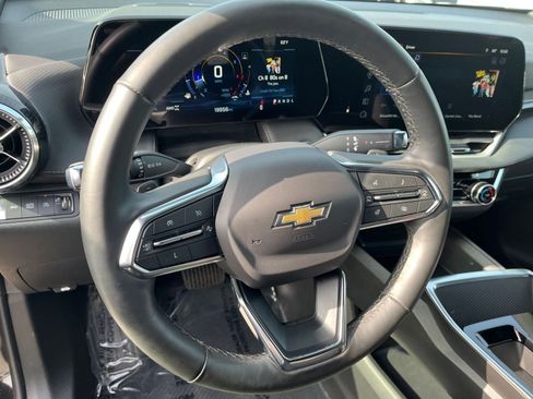 Used 2025 Chevrolet Equinox LT image 28