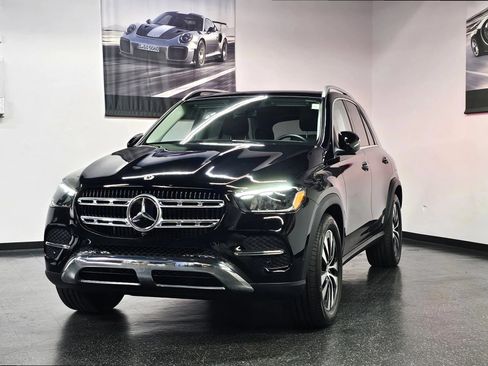 Used 2026 Mercedes-Benz GLE 450e 4MATIC image 5