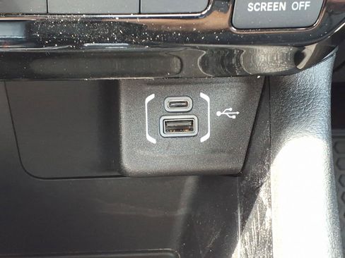 Used 2025 Jeep Compass Trailhawk w/ Trailhawk Elite Group AWD/4WD image 17