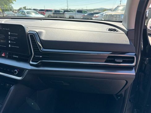Used 2025 Kia Sportage EX FWD image 20
