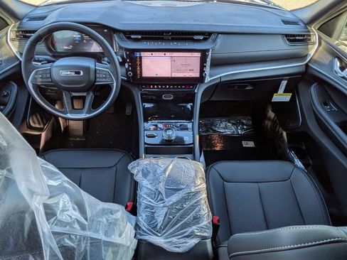 New 2026 Jeep Grand Cherokee L Limited image 17