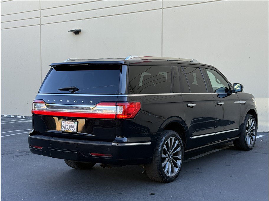 Used 2019 Lincoln Navigator L Select RWD image 7