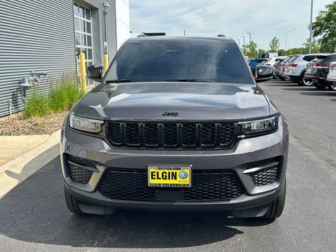 Used 2023 Jeep Grand Cherokee Altitude AWD/4WD image 2