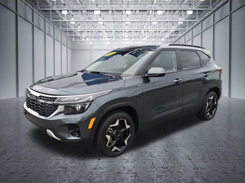 Used 2026 Kia Seltos S AWD/4WD image 3
