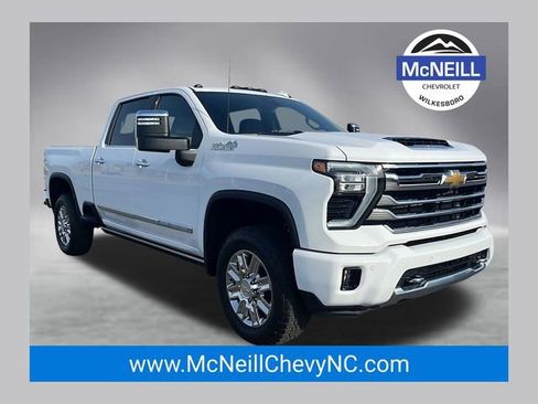 New 2026 Chevrolet Silverado 2500 High Country w/ High Country Premium Package AWD/4WD image 1