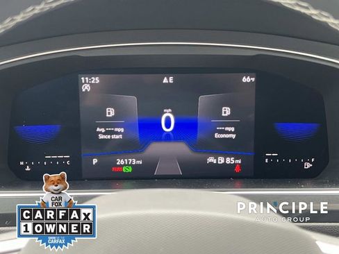 Used 2022 Volkswagen Tiguan SE w/ Panoramic Sunroof Package FWD image 22