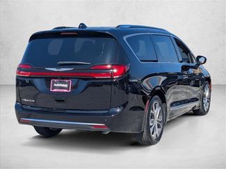 New 2026 Chrysler Pacifica Pinnacle FWD video 2