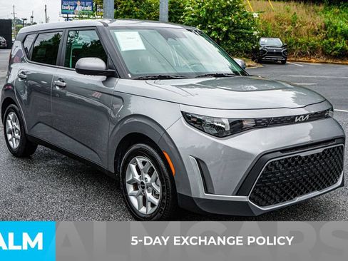 Used 2025 Kia Soul LX w/ LX Technology Package FWD image 3