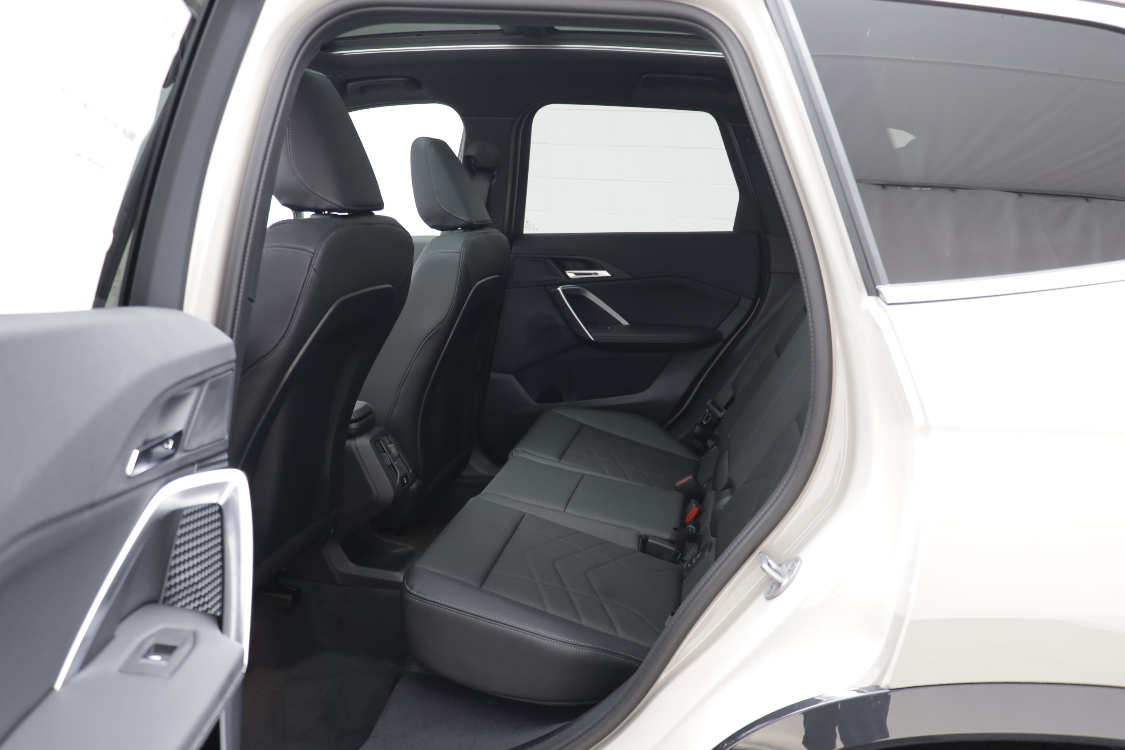 New 2027 BMW X1 xDrive28i AWD/4WD image 14