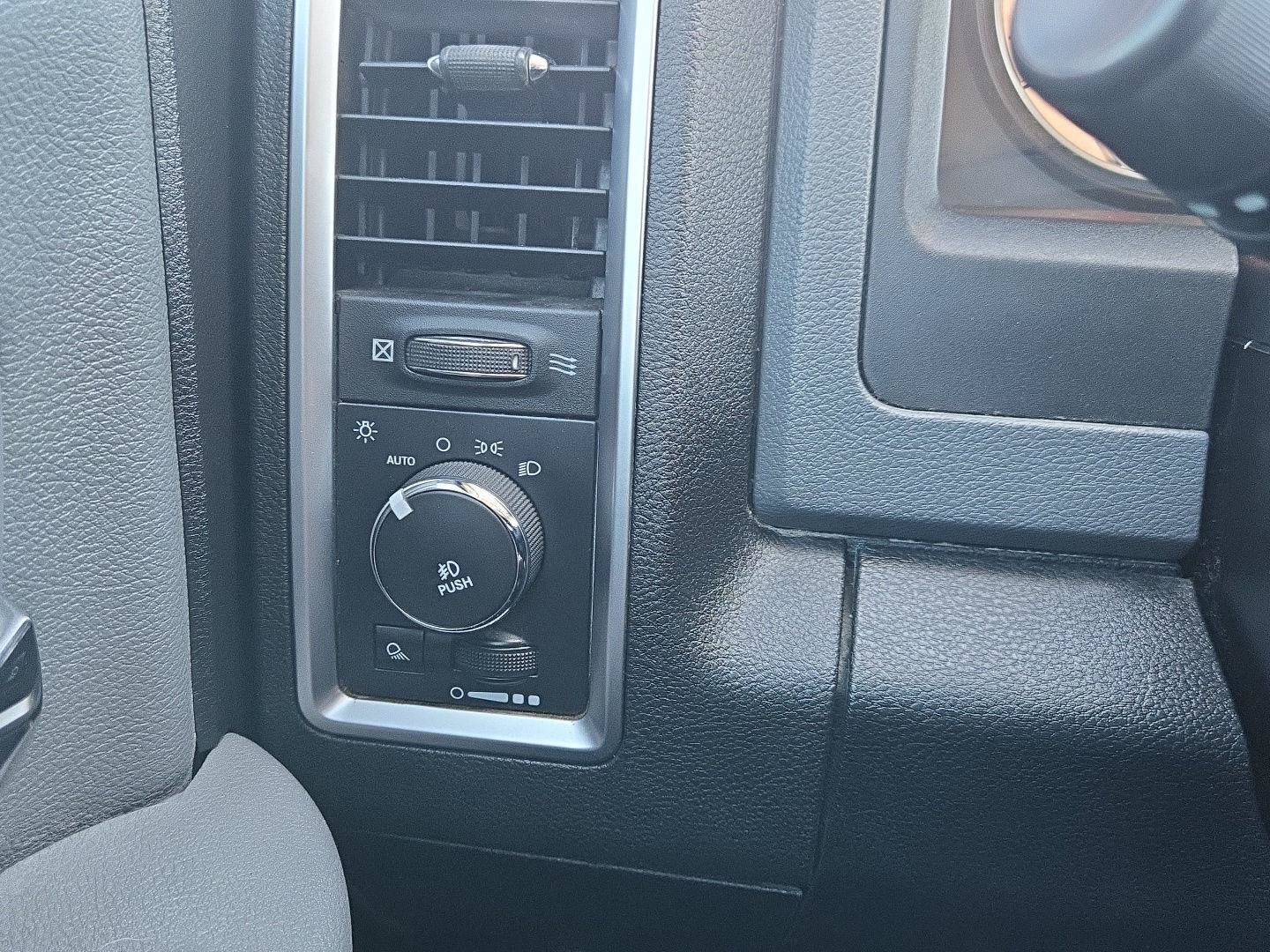 Used 2016 RAM 1500 Big Horn RWD image 22