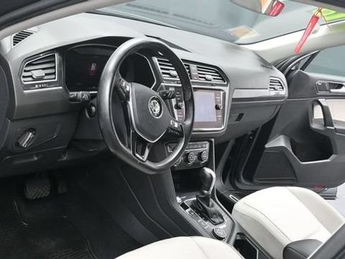 Used 2018 Volkswagen Tiguan SEL Premium AWD/4WD image 25
