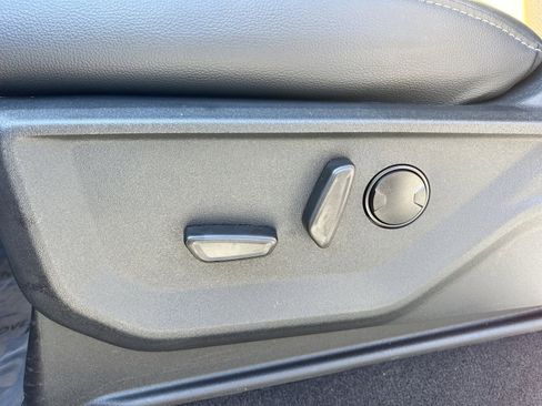 Used 2025 Ford F250 Lariat w/ Black Appearance Package image 14