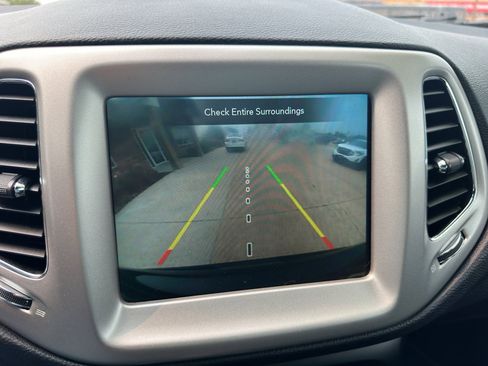 Used 2021 Jeep Compass Latitude image 21