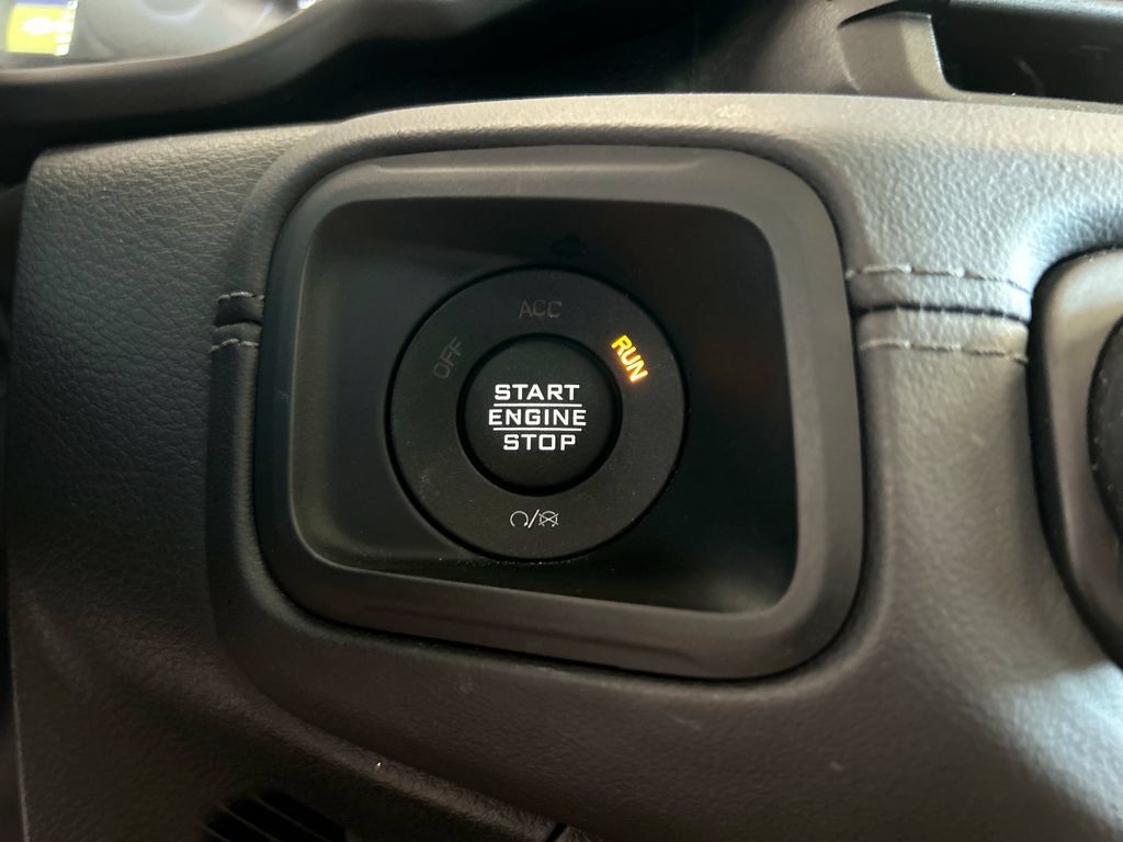 Used 2024 Jeep Wrangler Unlimited Sahara AWD/4WD image 26