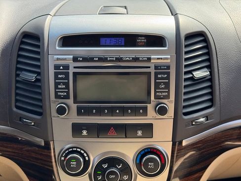 Used 2010 Hyundai Santa Fe GLS FWD image 3