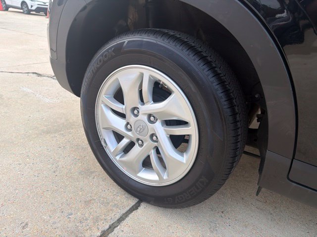 Used 2026 Hyundai Venue SE FWD image 19
