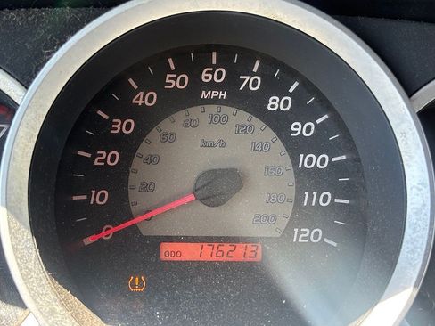 Used 2010 Toyota Tacoma PreRunner RWD image 12