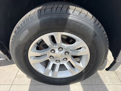 Used 2019 Chevrolet Suburban LT AWD/4WD image 21