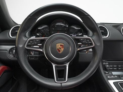 Used 2018 Porsche 718 Boxster image 25